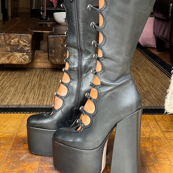 Marc Jacob’s platform boots heaven collection - Picture 8 of 10